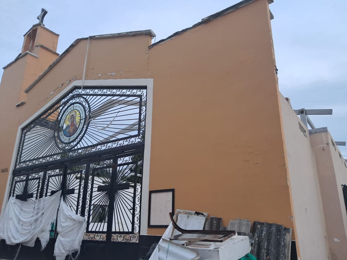 La parroquia que espera una nueva cubierta: fe y comunidad se unen para reconstruir el templo. (Foto: Euclides Kilô Ardila / VANGUARDIA)
