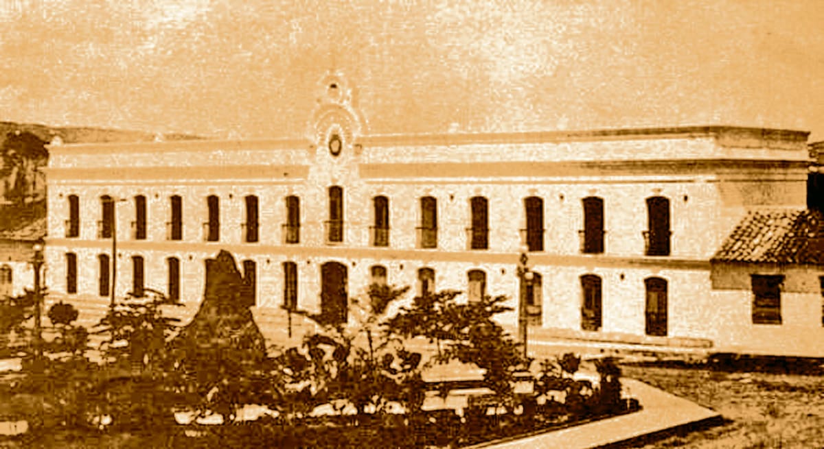 La vieja edificación de la Alcaldía de Bucaramanga. (Archivo/ VANGUARDIA)