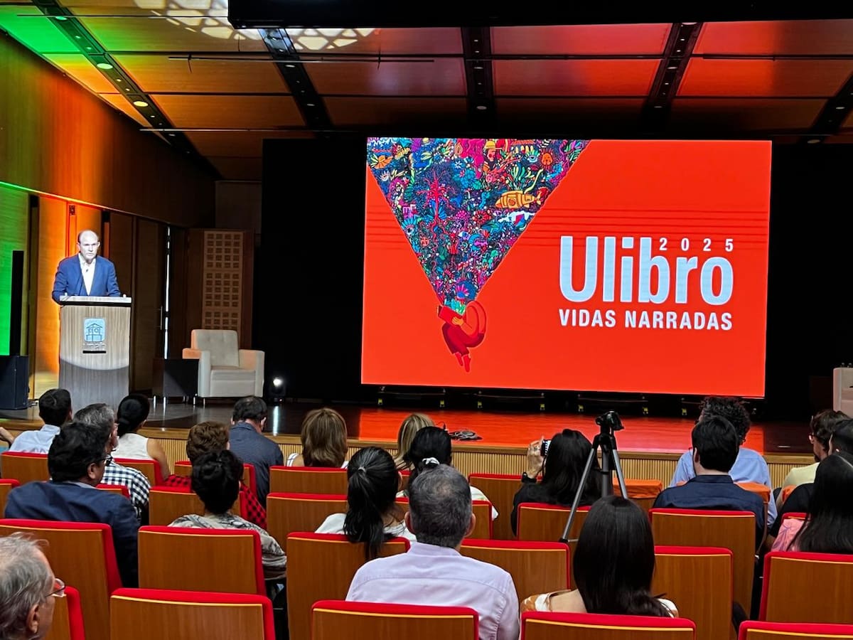 El lanzamiento de Ulibro 2025 se hizo con un conversatorio, en la UNAB.