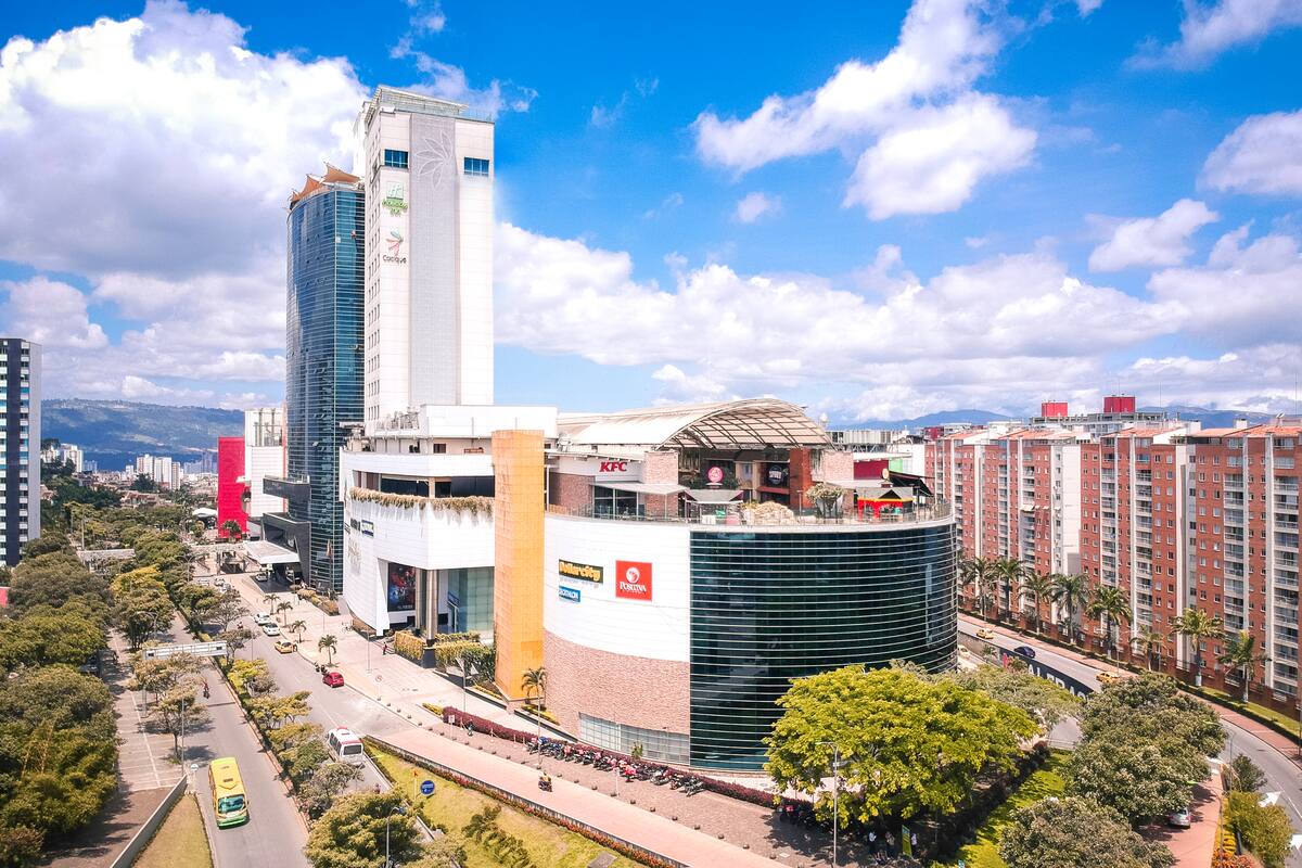 Cacique El Centro Comercial