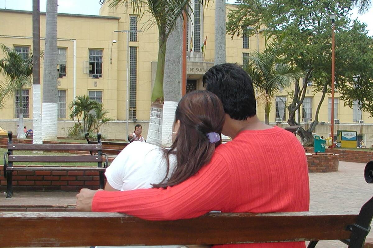 Sondeo advierte en que lugar estamos los habitantes respecto a manifestar el amor en público.