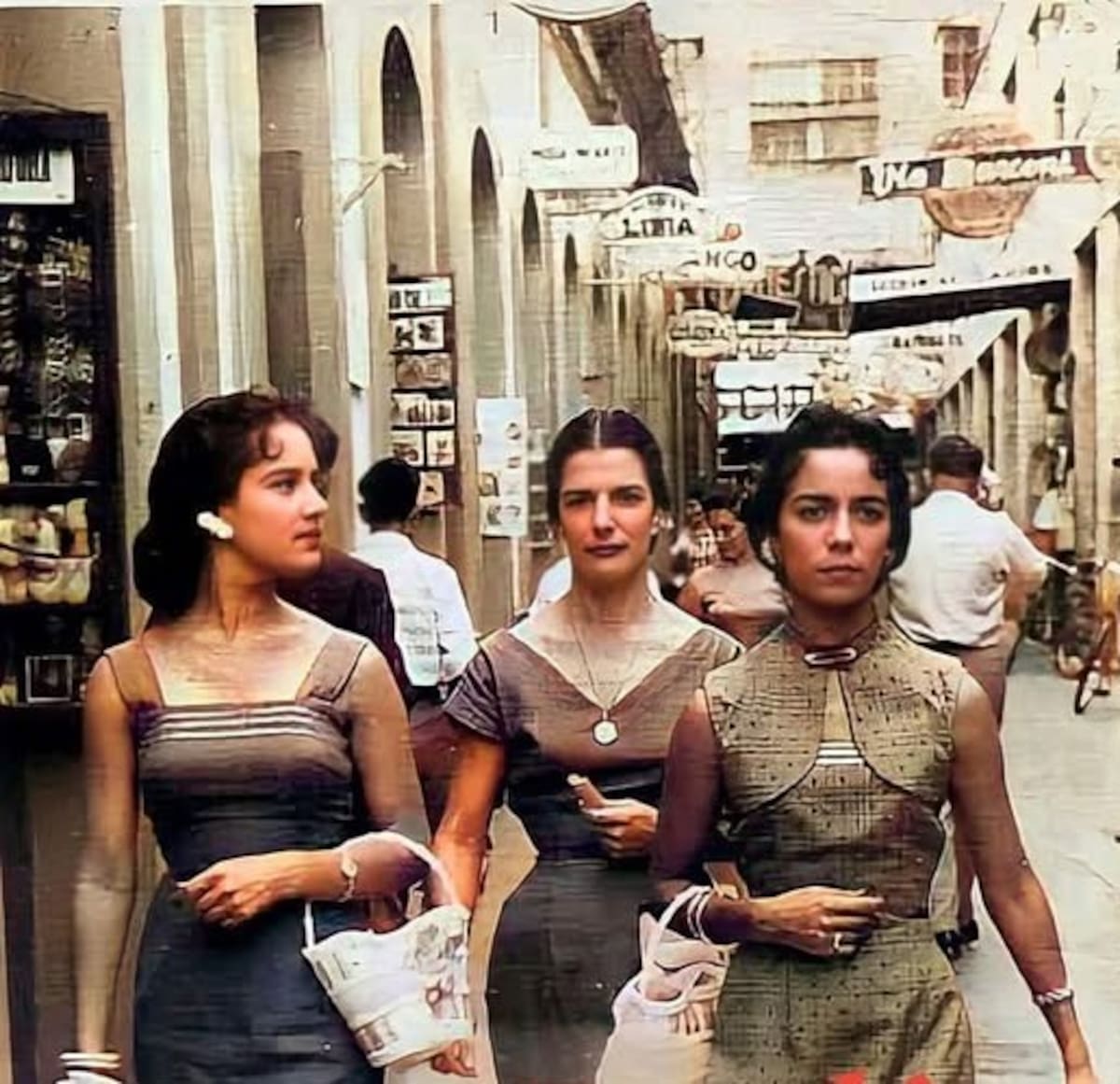 Antes de los centros comerciales, existió el Pasaje Cadena. (Archivo/ VANGUARDIA)