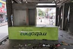 Entre grafitis, basura y vandalismo: así agonizan las estaciones de Metrolínea