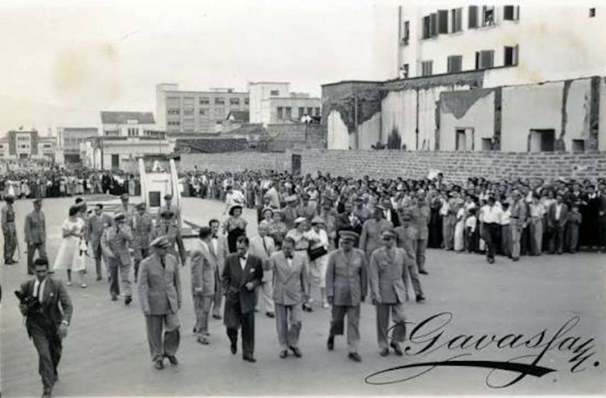 Esta fotografía, captada por Gavassa, nos traslada al año 1952, el día de la inauguración de la calle 36, entre carreras 15 y 19.