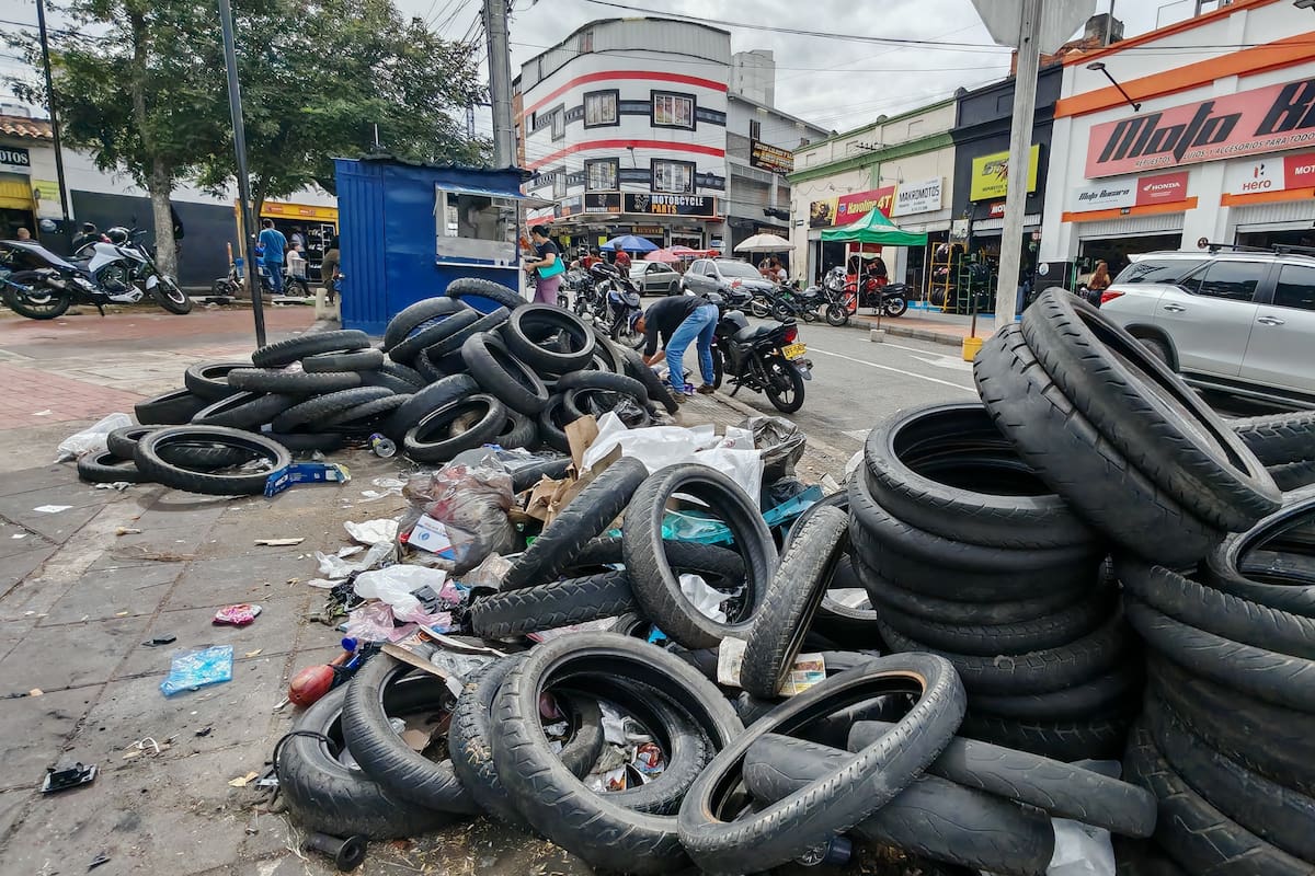Este foco de contaminación se halla sobre la calle 50 con Diagonal 15, en el barrio La Concordia. La comunidad reporta múltiples afectaciones. (Fotos: Marco Valencia / VANGUARDIA)