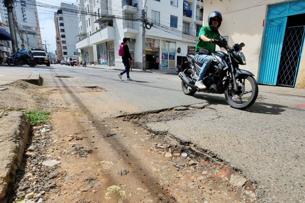 En sectores como Monterredondo y Antonia Santos Centro (foto) la comunidad reclama prontas intervenciones, ante el avanzado estado de deterioro que registra la malla vial. (Foto: Marco Valencia / VANGUARDIA)