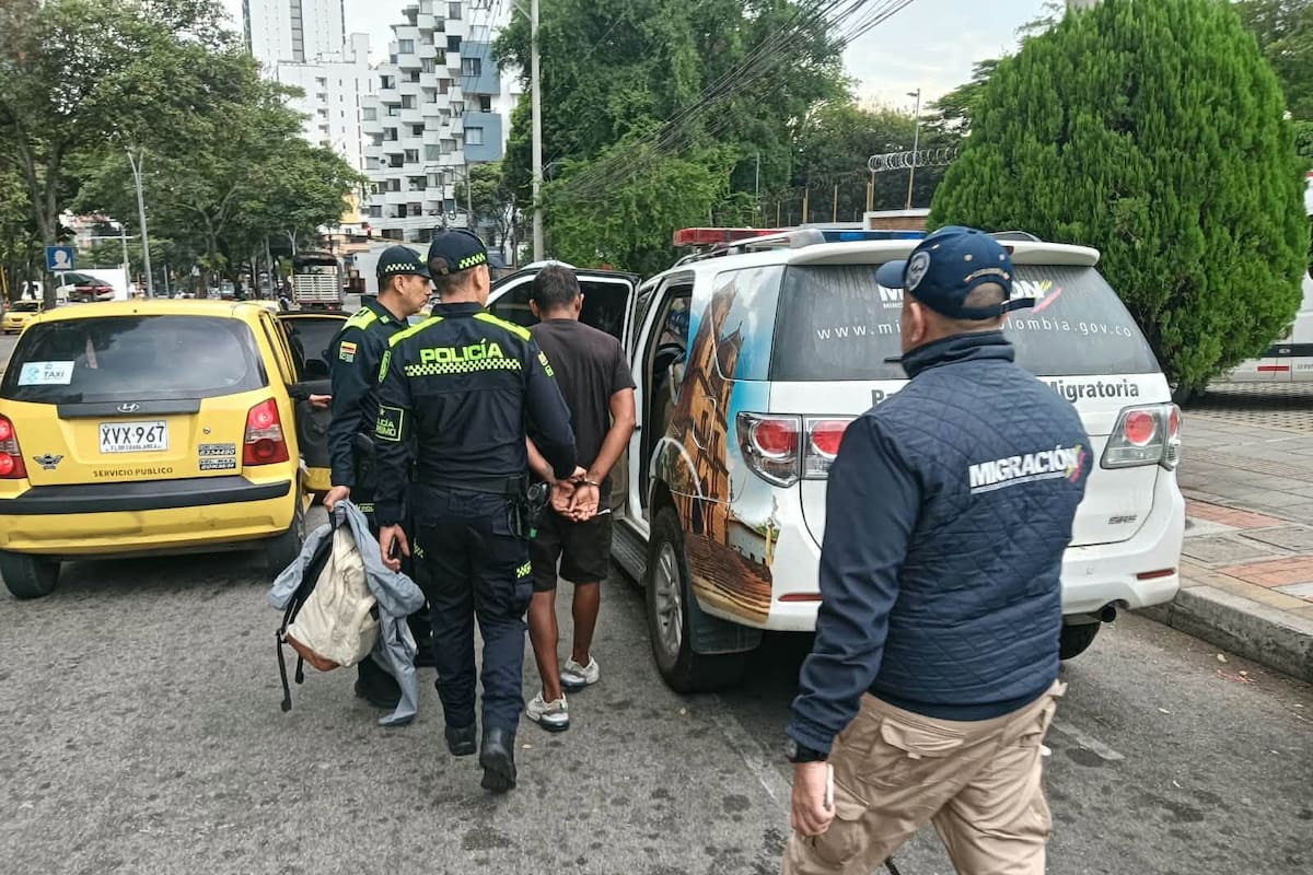 El pasado mes, a la altura del Parque del Agua, en Bucaramanga, un presunto miembro de la organización criminal 'tren de aragua' fue identificado en medio de estos controles. (Foto: suministrada / VANGUARDIA)