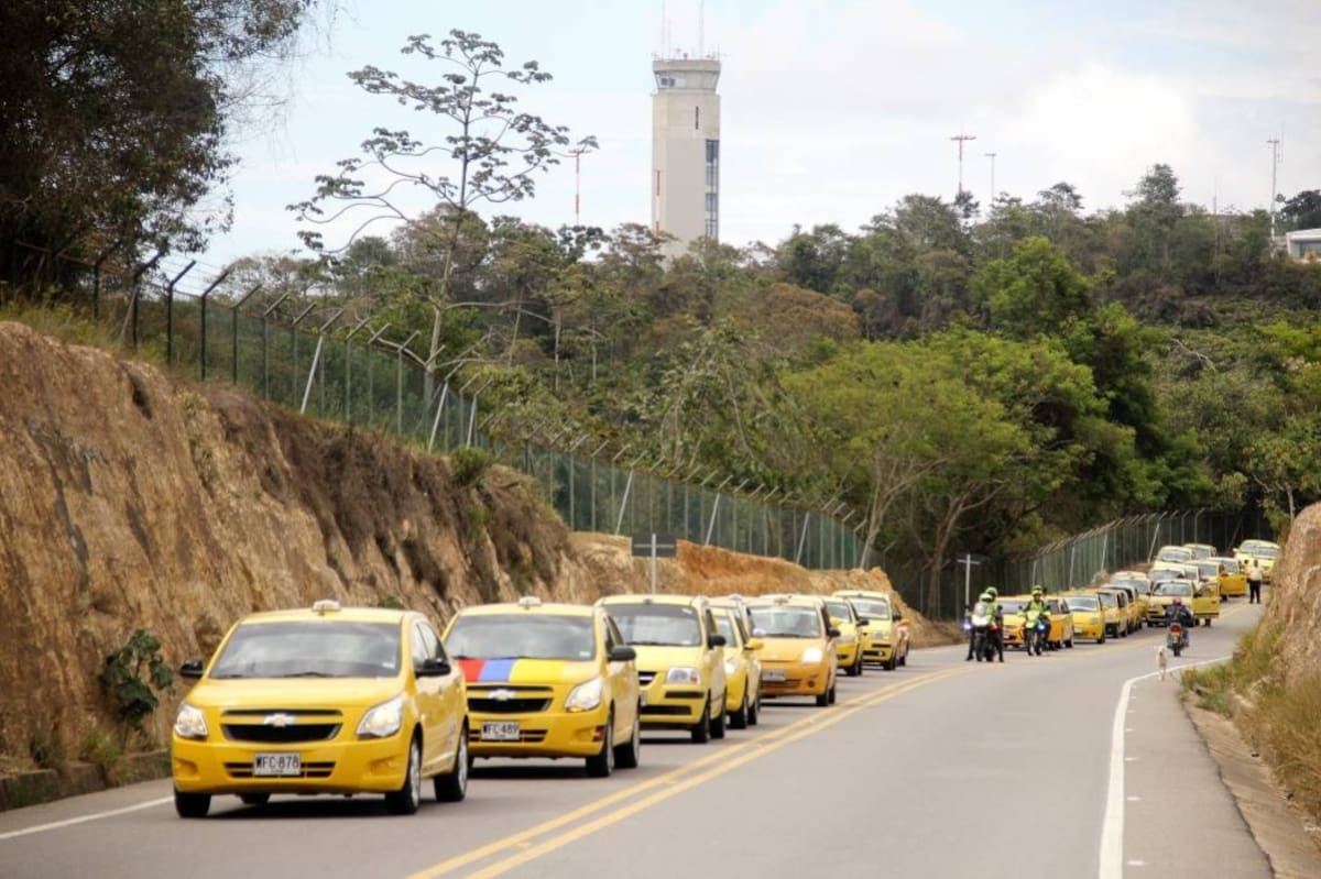 Bucaramanga: taxistas convocan ‘plan tortuga’ sobre la vía hacia el aeropuerto