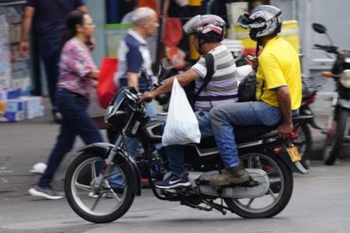 Hay preocupación en gremio 'motero' por una eventual prohibición del parrillero hombre en Bucaramanga y el área.