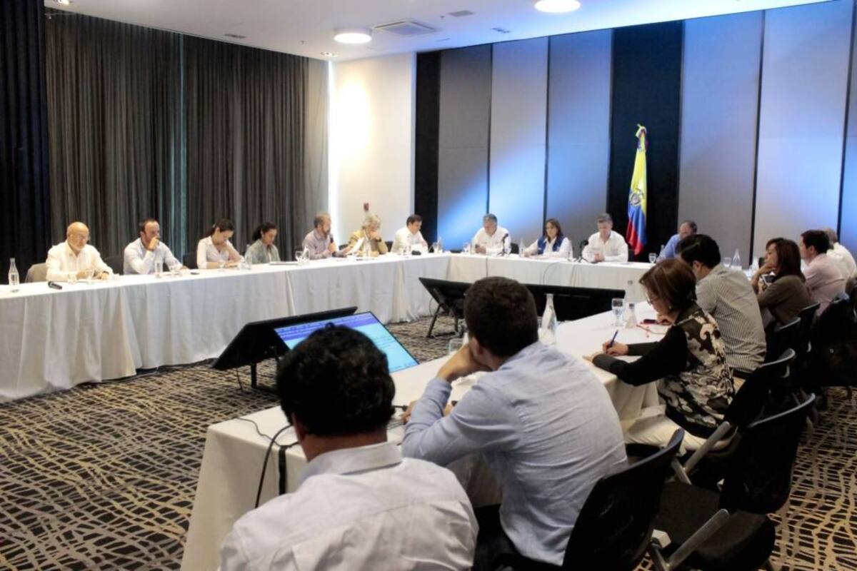 Ayer, en Bucaramanga, sesionó la Mesa de Lucha contra la Pobreza, de la que hicieron parte varios ministros y representantes del BID y la Cepal, entre otras entidades. (Foto: Fabián Hernández/VANGUARDIA LIBERAL )