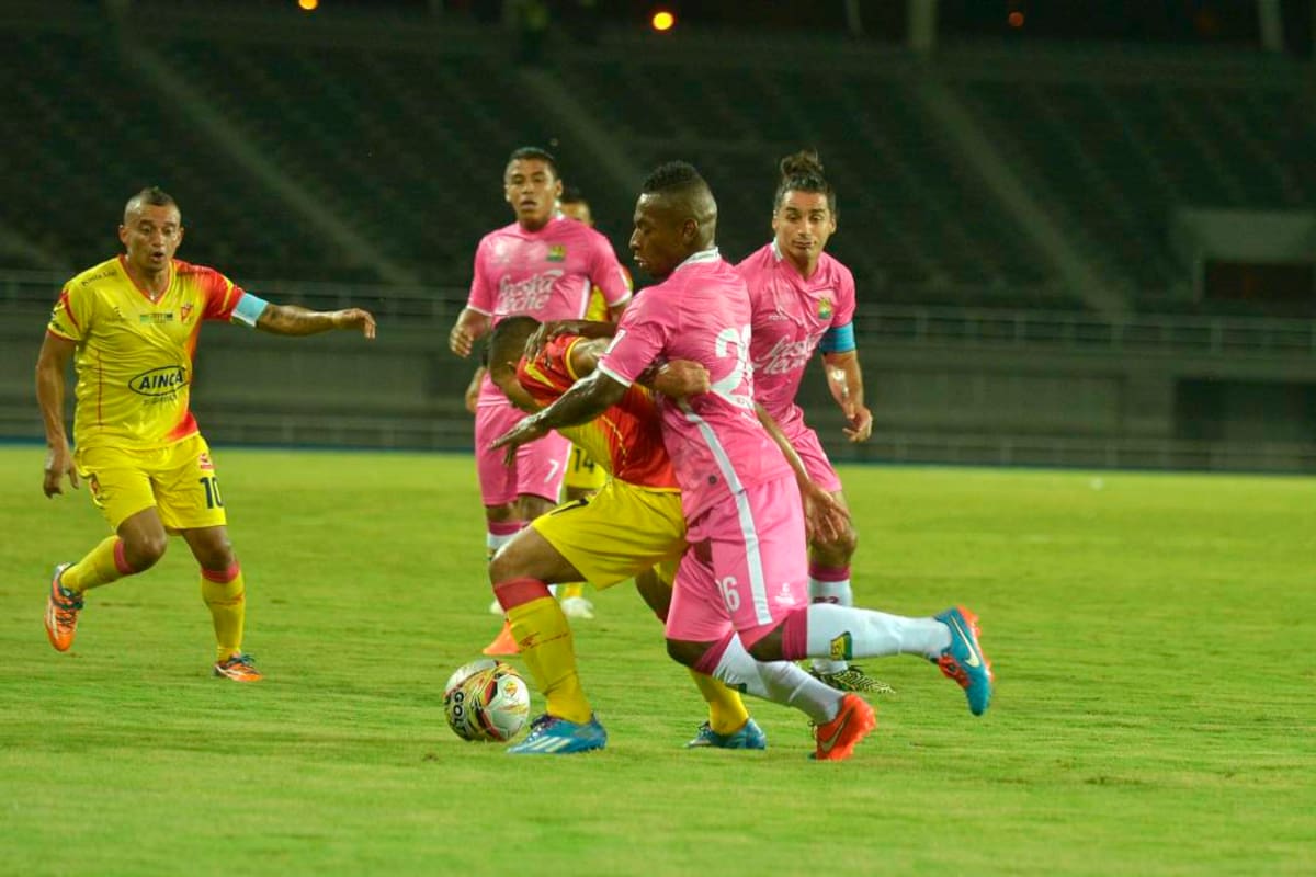 Atlético Bucaramanga venció 1-2 al Pereira y consiguió de esta forma su victoria número 11 en el semestre. (Foto: Colprensa / VANGUARDIA LIBERAL)