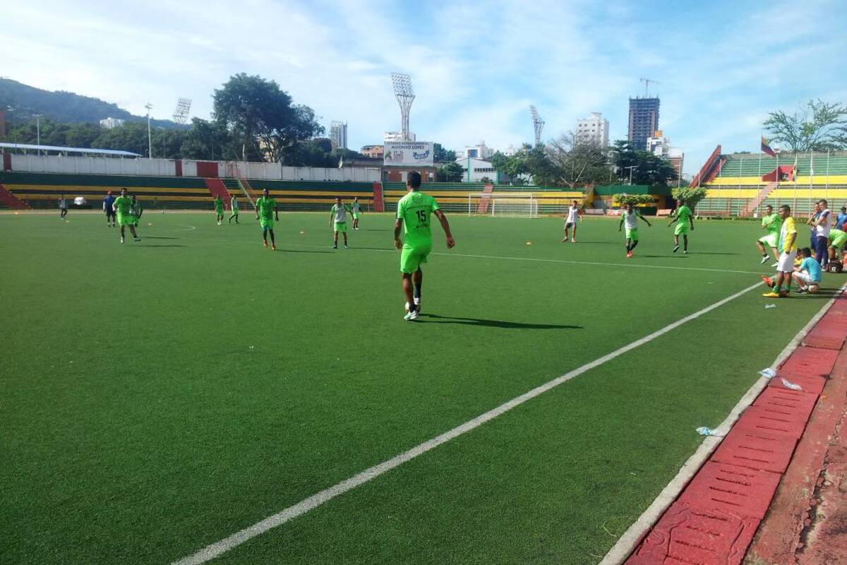 Atlético Bucaramanga sigue de pretemporada, pensando en la Liga Águila II, donde el principal objetivo es estar en los primeros puestos del certamen y así alejarse de la zona de descenso. Hoy tendrá un duelo amistoso ante Real Santander. (Foto: Julián Patiño / VANGUARDIA LIBERAL)