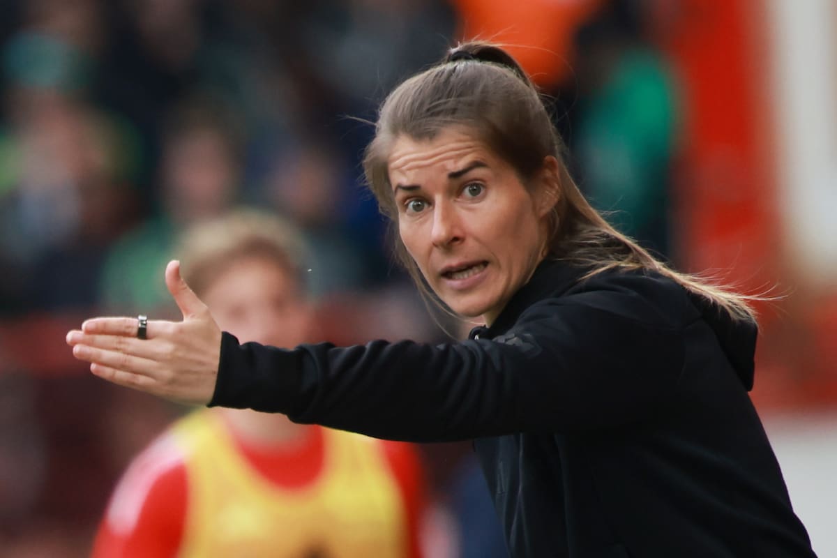 BERLIN (Germany), 18/04/2026.- Unions new head coach Marie-Louise Eta gestures during the Bundesliga soccer match 1. FC Union Berlin and VfL Wolfsburg in Berlin, Germany, 18 April 2026. (Alemania) EFE/EPA/CLEMENS BILAN