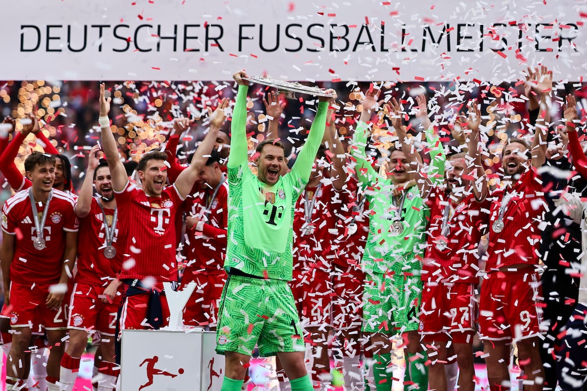 MUNICH (Germany), 16/05/2026.- Bayern Munich's players celebrate their German Bundesliga championship title after the German Bundesliga soccer match between Bayern Munich and 1. FC Cologne in Munich, Germany, 16 May 2026. (Alemania, Colonia) EFE/EPA/RONALD WITTEK CONDITIONS - ATTENTION: The DFL regulations prohibit any use of photographs as image sequences and/or quasi-video.