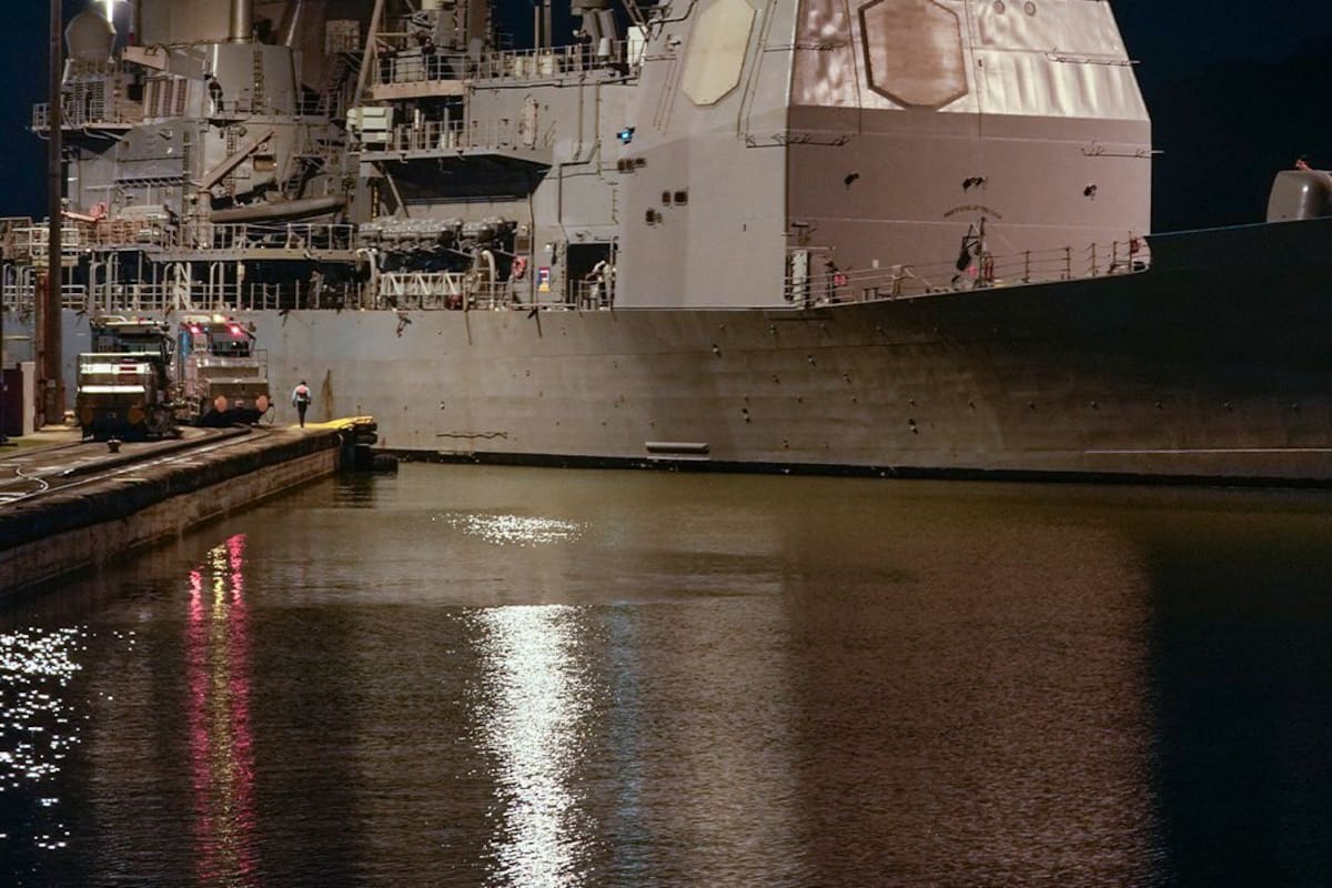 Buque lanzamisiles estadounidense USS Lake Erie en Panamá.