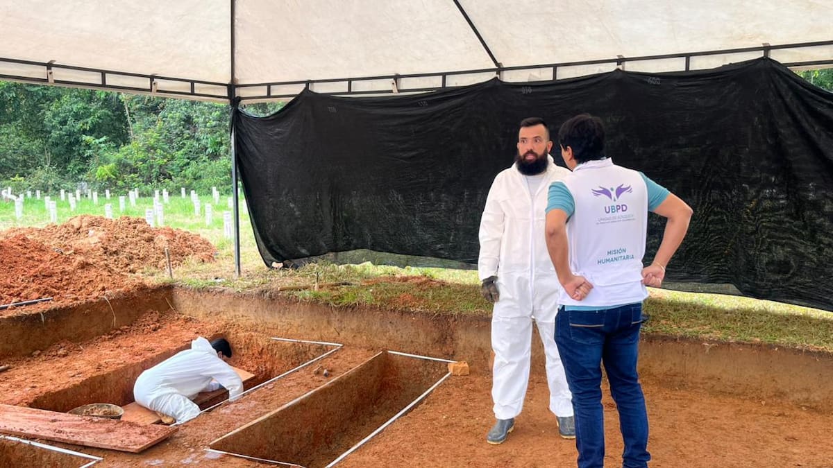 El equipo forense de la UBPD adelanta la décima intervención en el cementerio La Resurrección de Barrancabermeja, donde ya han sido recuperados 78 cuerpos.
Lesly Adriana Cifuentes Sanguino/Archivo/Vanguardia