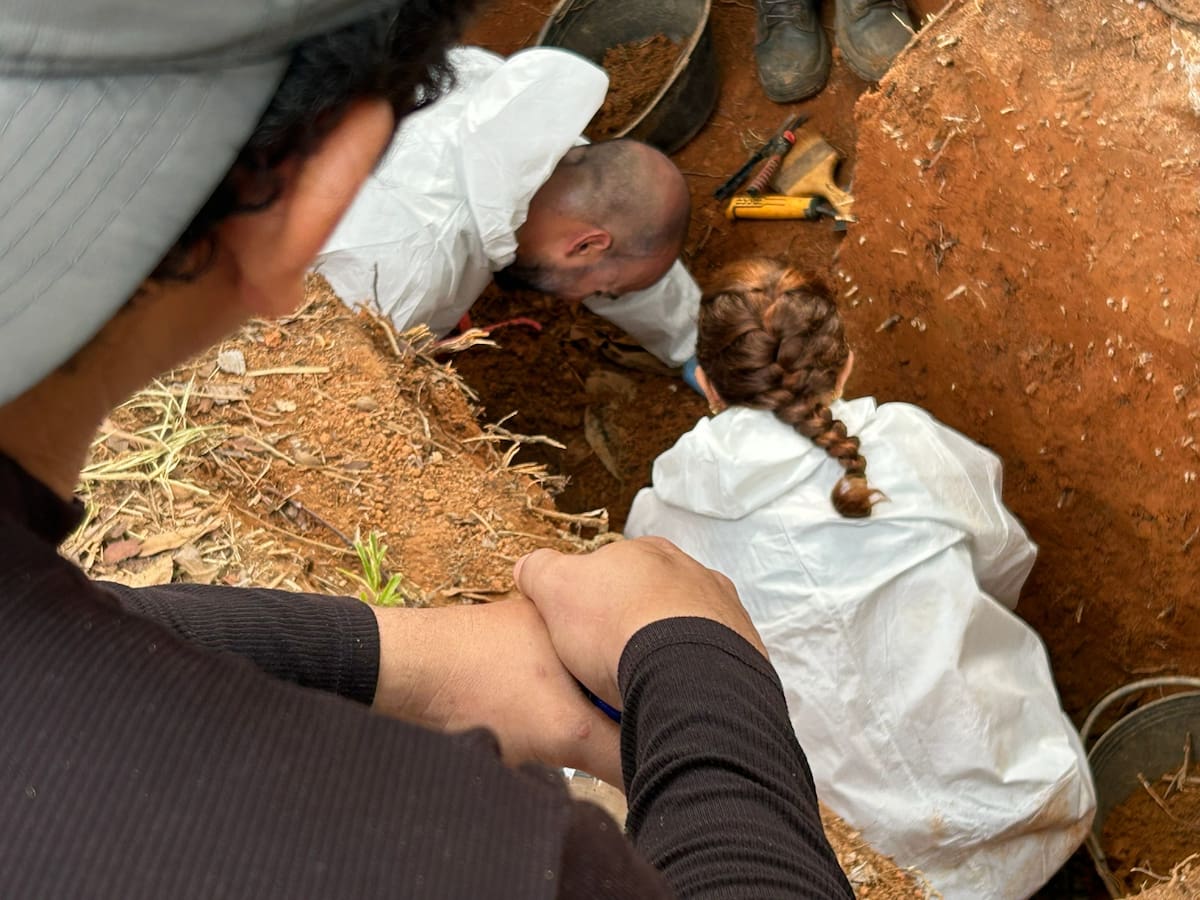 La misión humanitaria de la Unidad de Búsqueda se extendió durante siete días en zona rural de Cantagallo, donde fueron recuperados cinco cuerpos e identificados tres nuevos sitios de interés forense para futuras intervenciones.
Suministrada/Vanguardia