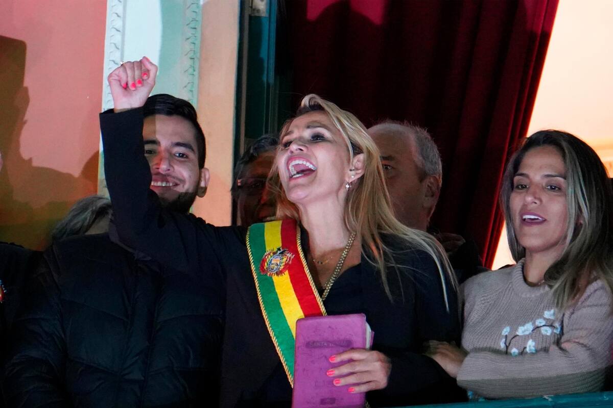 Como “nueva líder” de Bolivia, reconoce Rusia a Jeanine Áñez. (Foto: Efe)