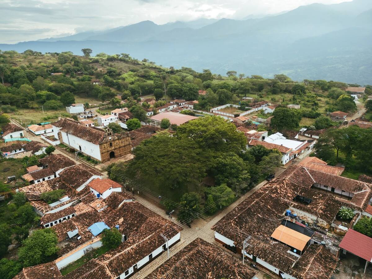La vía mejora la conectividad de los habitantes de Cabrera.