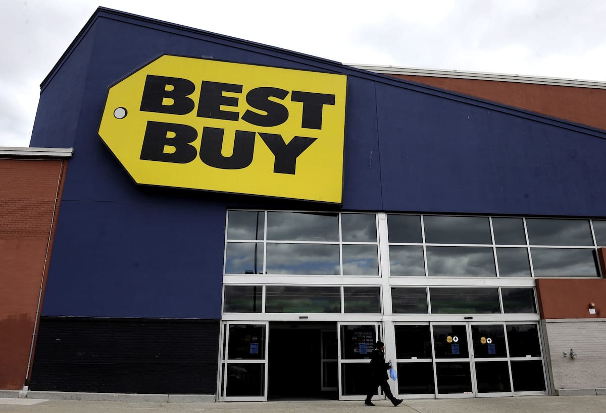 Fotografía de archivo en la que se registró una vista general de la entrada de una tienda de la cadena minorista tecnológica estadounidense Best Buy, en el condado de Queens (Nueva York, EE.UU.). EFE/VANGUARDIA