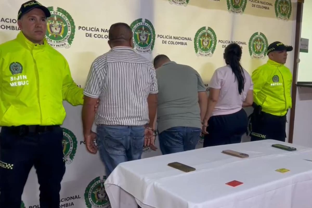 Cae banda del ‘cambiazo’ en Bucaramanga: sorprendidos manipulando cajeros y con tarjetas robadas