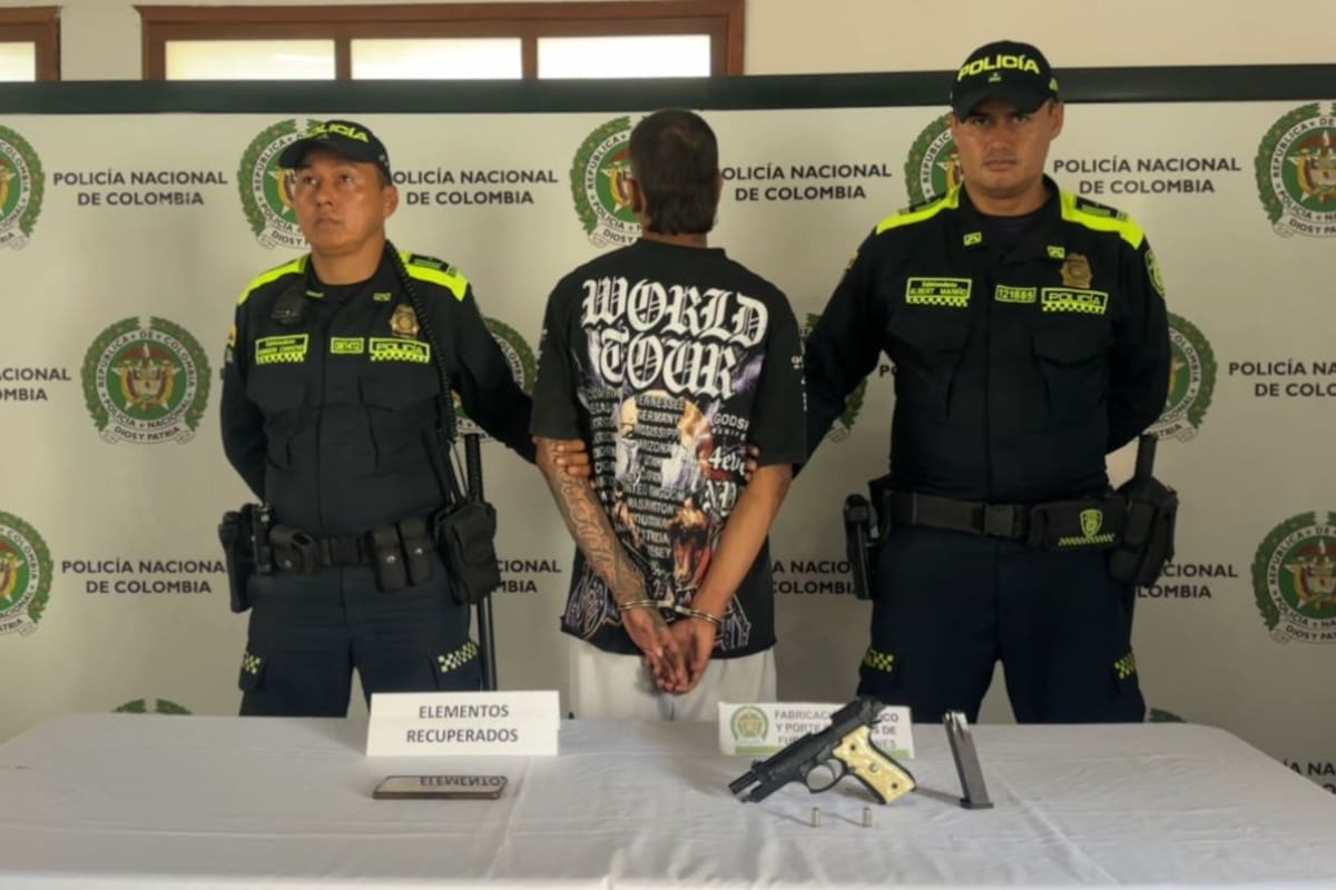 Cae presunto ladrón en Girón: llevaba arma traumática y el celular robado