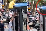 Niño cayó desde un sexto piso en China y terminó sobre el techo de una parada de autobús