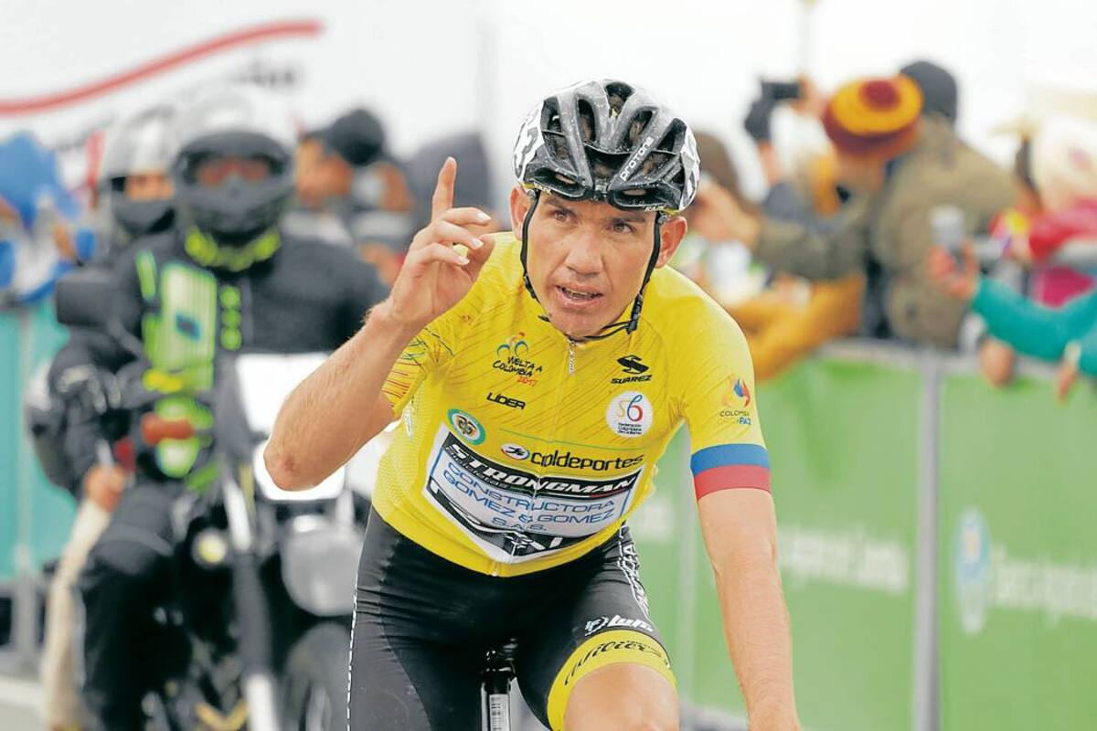 El pedalista santandereano, natural del municipio de Hato, Aristóbulo Cala Cala, vigente campeón de la Vuelta a Colombia, iniciará hoy la defensa de su título, que comenzará en horas de la tarde, con un prólogo en la ‘trasnochadora y querendona’ ciudad de Pereira. El de Bicicletas Strongman - Coldeportes saldrá del partidor a las 3:50 p.m., siendo el último de los corredores en tomar la largada del Giro Nacional, en el que nuestro departamento buscará su séptima corona. (Foto: Archivo / VANGUARDIA LIBERAL)