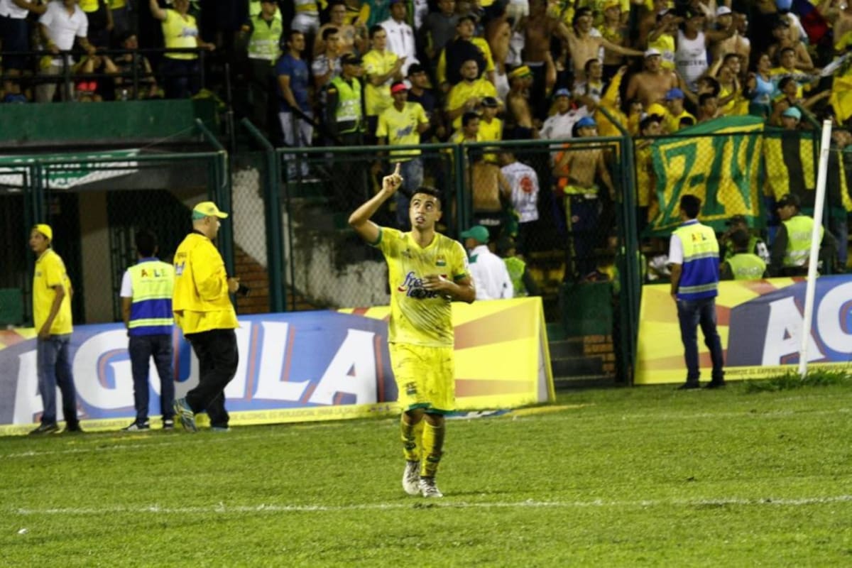 Darío Rodríguez marcó el gol del triunfo del Atlético Bucaramanga sobre el Deportivo Cali. El delantero ‘leopardo’ llegó a 10 anotaciones en la Liga Águila y es uno de los goleadores del certamen. (Foto: César Flórez / VANGUARDIA LIBERAL)