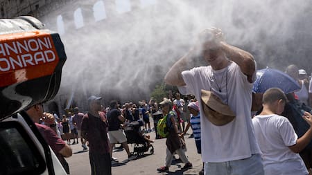 Europa en alerta roja por calor extremo de 43 grados: cierre de escuelas y eventos cancelados