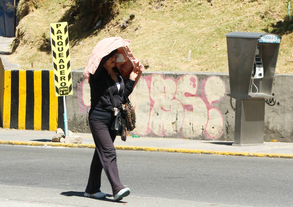 Enero-28-2015. Bogotá. Una fuerte ola de calor sacude a Bogotá, como consecuencia de fenómeno del niño. (Colprensa - Diego Pineda)