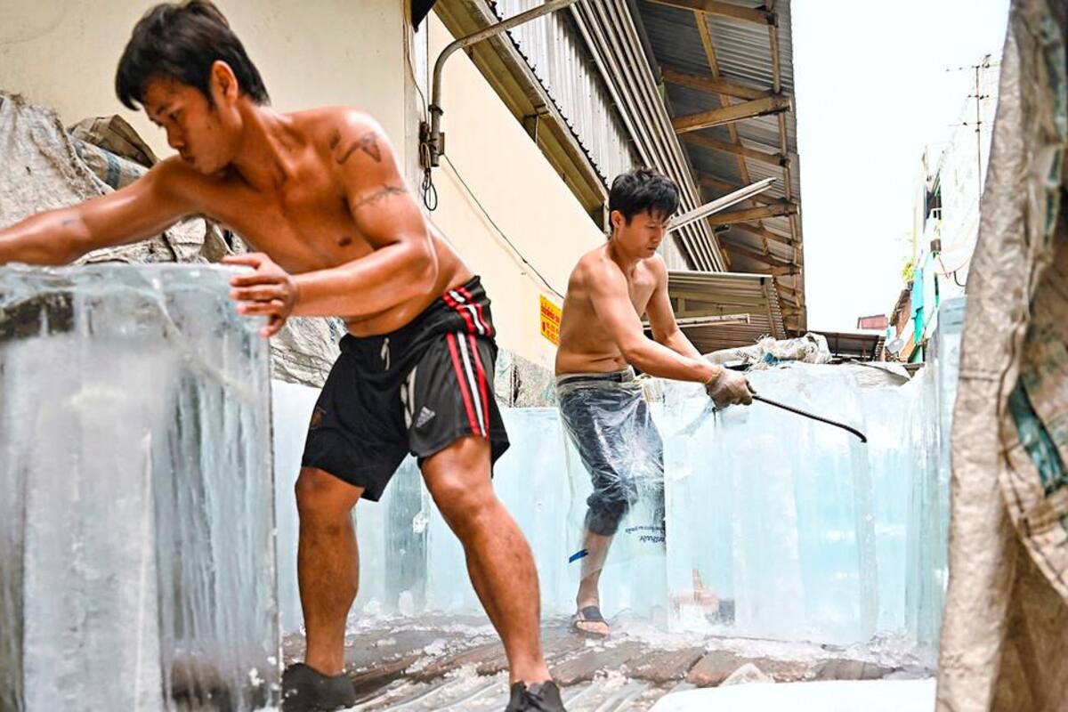 El calor extremo que desde hace semanas vive buena parte del sur de Asia, con temperaturas por encima de 40 grados. EFE / VANGUARDIA