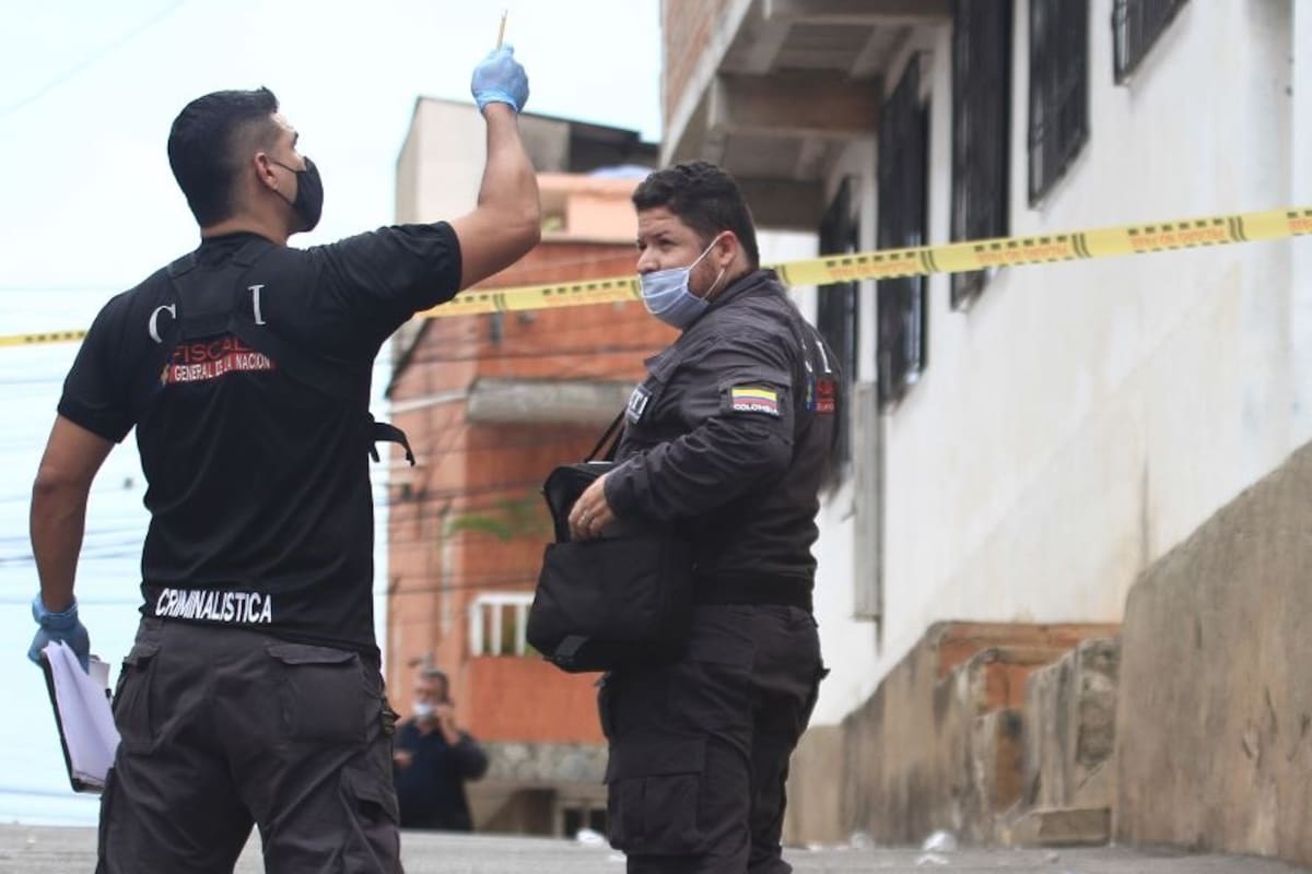 La víctima fue auxiliada y trasladada a la Clínica Foscal, donde falleció.