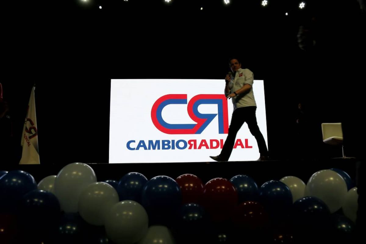 Al acto de adhesión hicieron presencia los aspirantes al Senado por Cambio Radical Richard Aguilar y Bernabé Celis, así como los aspirantes a la Cámara por Santander. (Foto: Colprensa. / VANGUARDIA LIBERAL.)