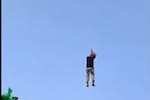 Campesino voló sobre sus cultivos en un dron gigante