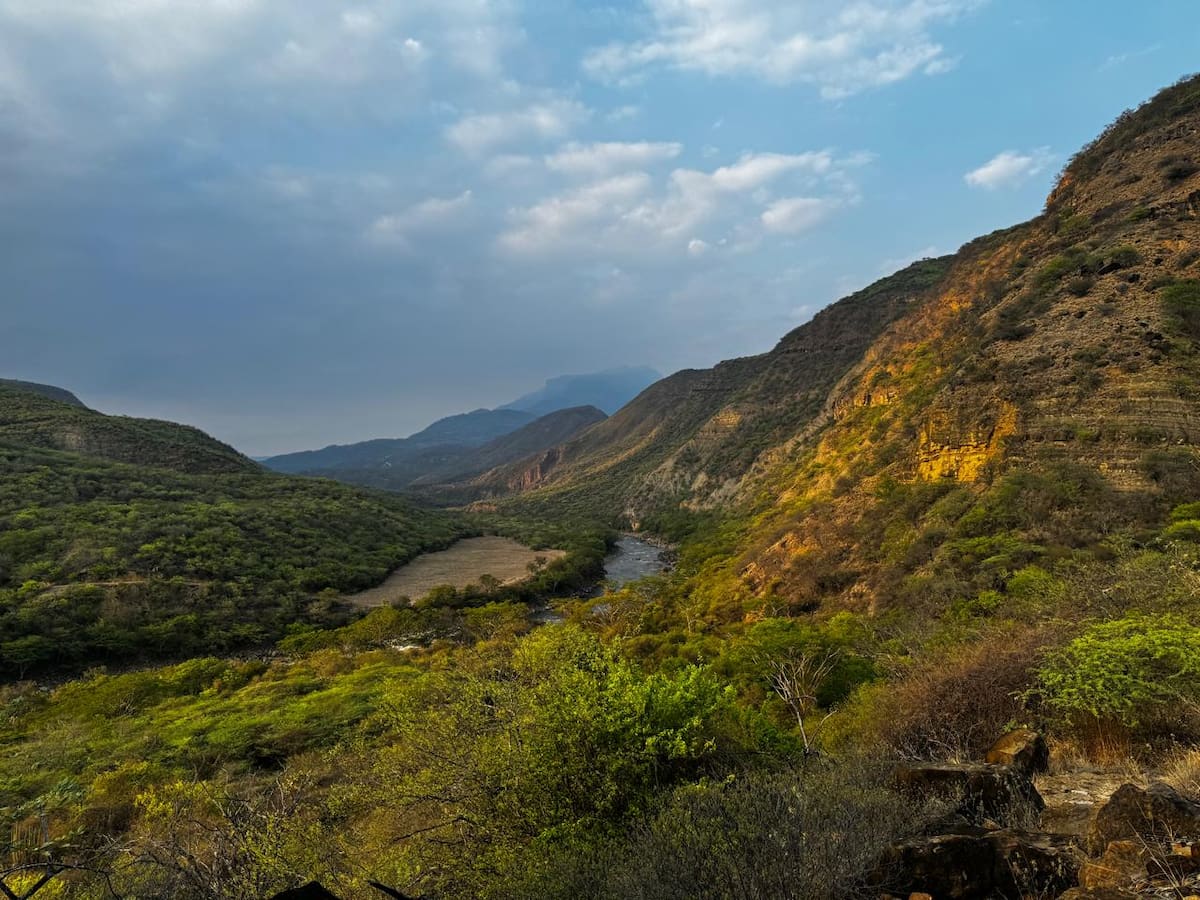 El Río Suárez fluye por las bravas tierras guanentinas. (Foto: Juan Diego Miguel Márquez / VANGUARDIA)