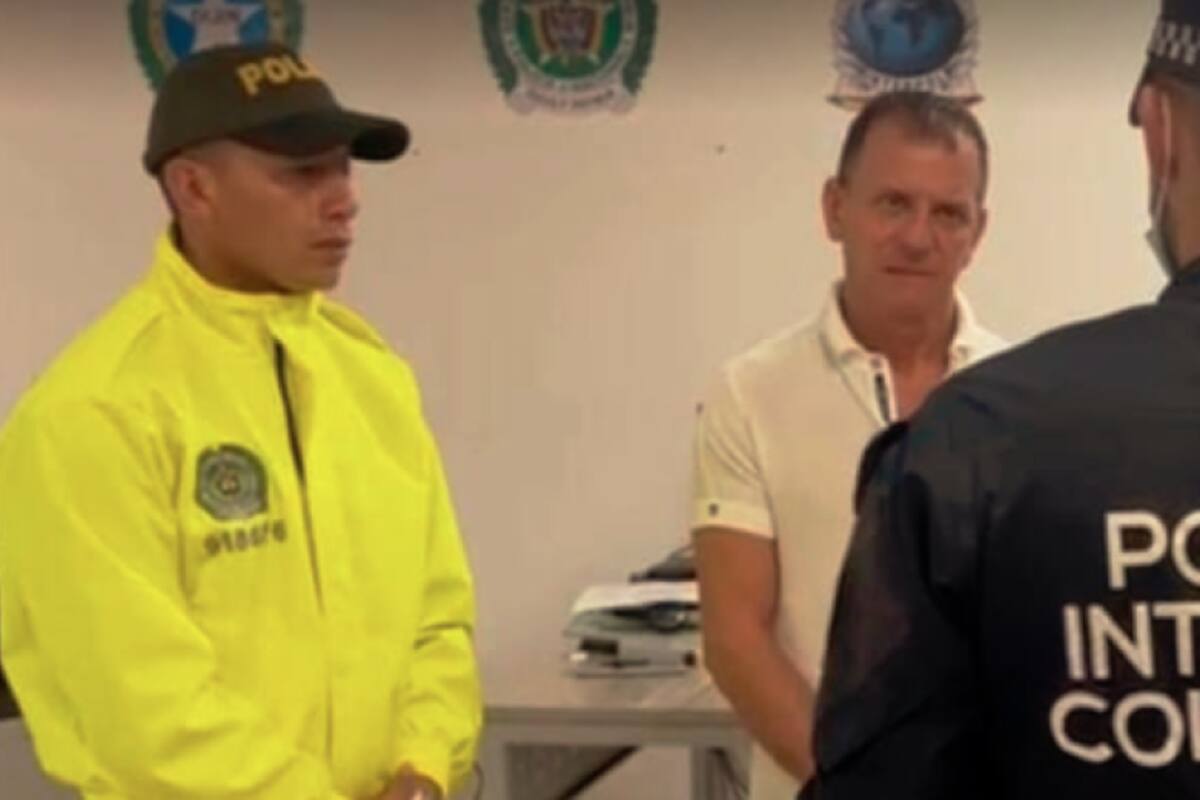 Momentos en que miembros de la Interpol Colombia le notifican a Gigliotti Massimo de los motivos de sus captura. // Cortesía.