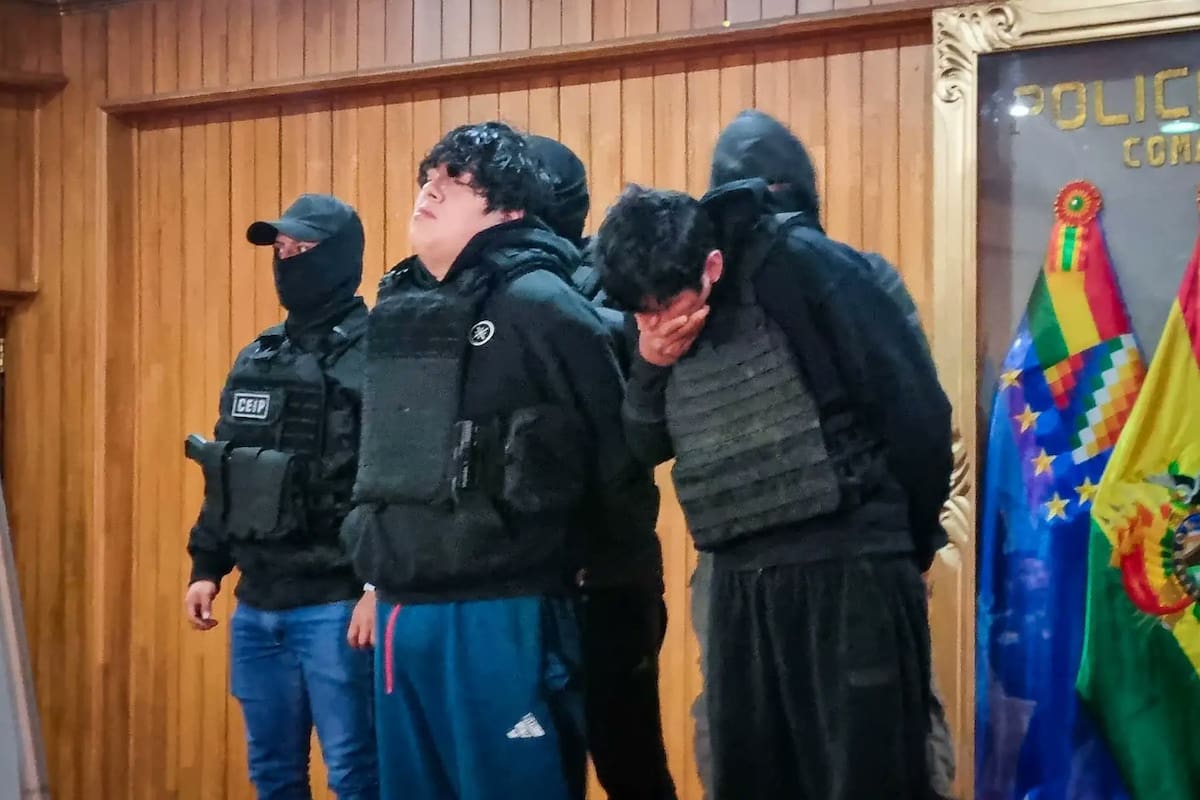 Jhonsson Smit Cruz Torres fue capturado en La Paz Bolivia tras una operación internacional. Las autoridades lo señalan como líder de Los Pulpos y uno de los criminales más buscados de Perú. EFE/ Ministerio del Interior de Perú