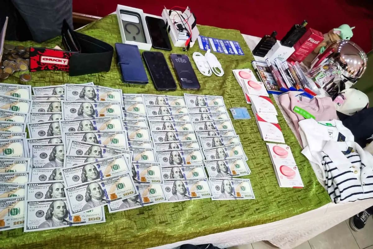 Jhonsson Smit Cruz Torres fue capturado en La Paz Bolivia tras una operación internacional. Las autoridades lo señalan como líder de Los Pulpos y uno de los criminales más buscados de Perú. EFE/ Ministerio del Interior de Perú