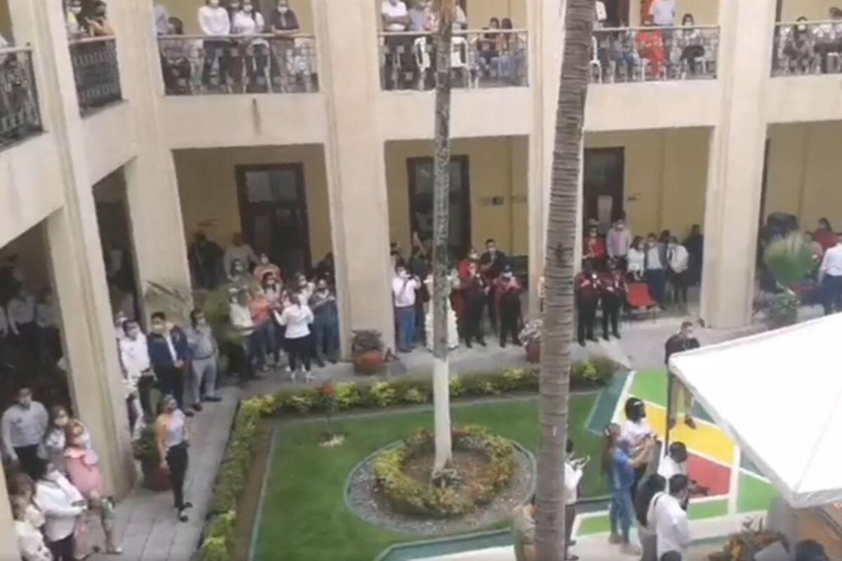 Suministrada / VAGUARDIASin respetar el distanciamiento social, decenas de funcionarios de la Gobernación participaron de la celebración del cumpleaños del gobernador, Mauricio Aguilar.
