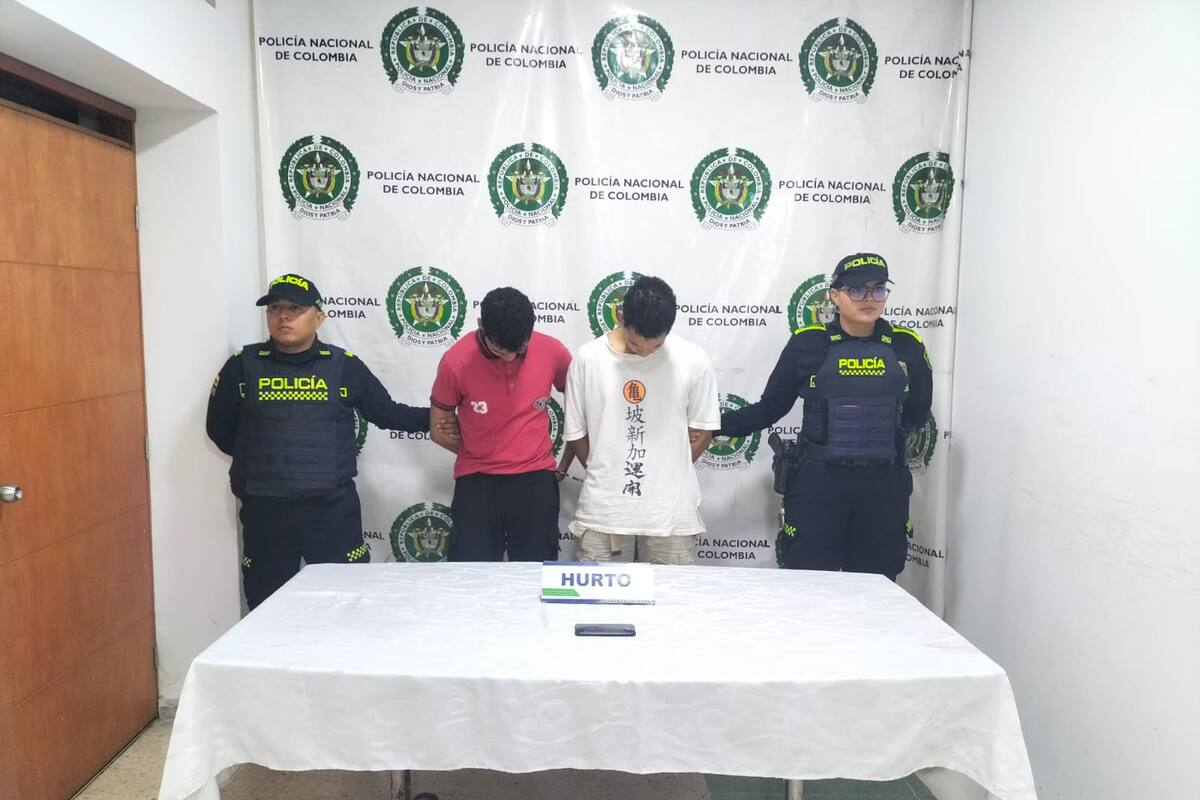 Capturan a dos hombres por robarle un celular a un menor en Bucaramanga