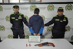 Capturan a hombre armado con una escopeta tipo changón en Bucaramanga tras intentar huir de la Policía