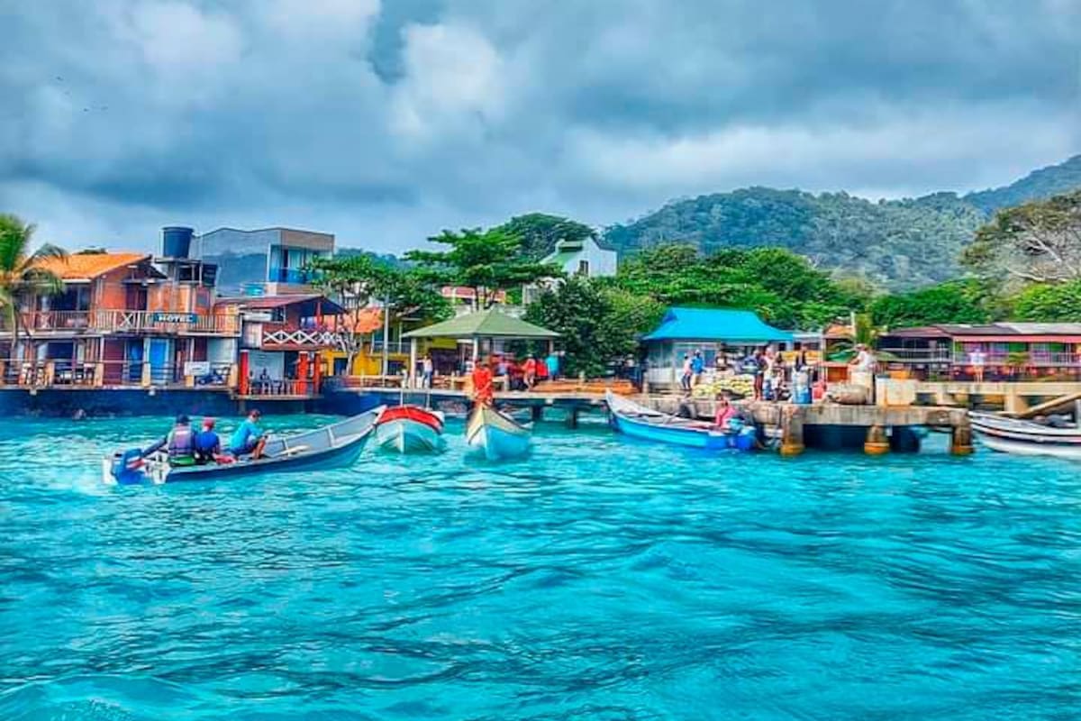 Las playas de Capurganá con su agua cristalina, su arena fina y blanca, su rico fondo marino con corales colores y miles de peces, son uno de los destinos por excelencia. Internet / VANGUARDIA