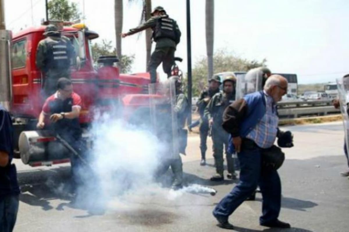 Guardia venezolana bloqueó caravana de diputados que iba a la frontera con Colombia