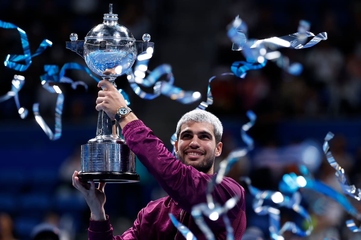 Carlos Alcaraz se consagró campeón en el torneo de Tokio. //Foto, EFE: KIYOSHI OTA