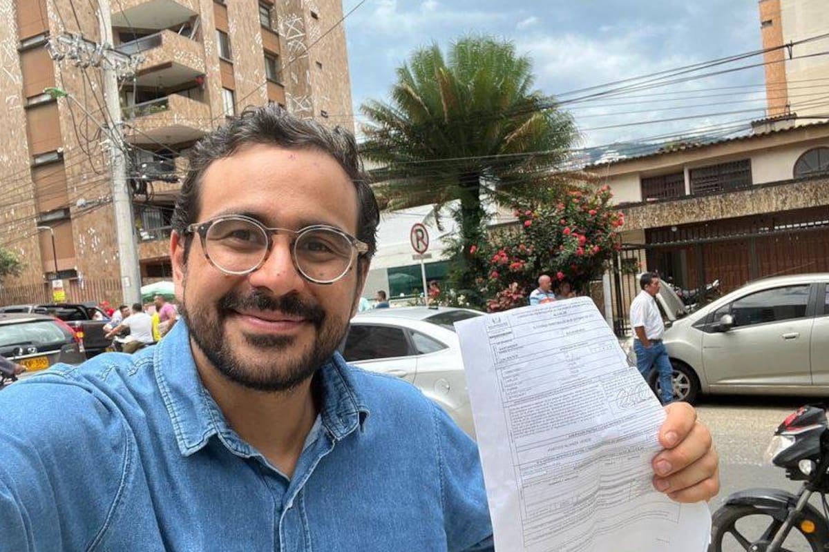 El concejal Carlos Parra inscribió su candidatura a la Alcaldía de Bucaramanga Foto: Carlos Parra /Suminstrada