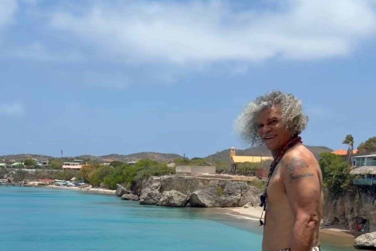 Carlos Valderrama sorprende con un arriesgado clavado durante sus vacaciones en Curazao, imagen que se volvió viral en redes sociales.
Foto tomada de: Pantallazo de video en Instagram