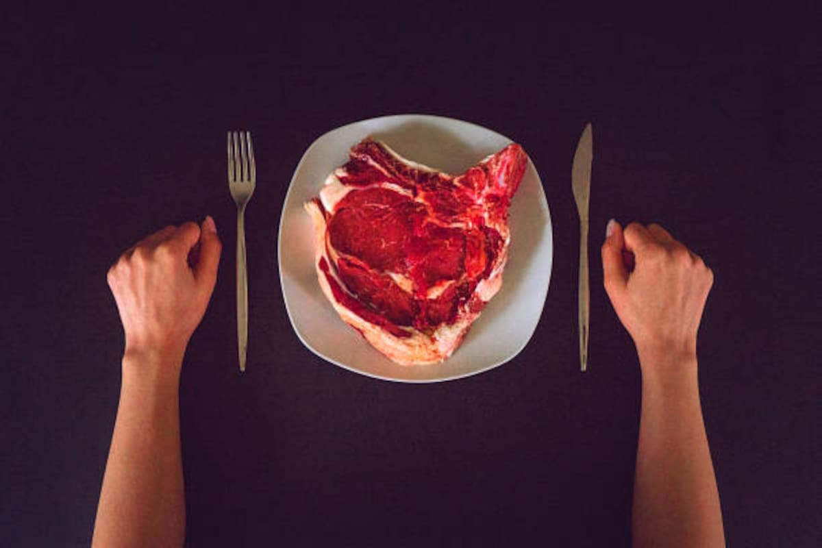 Los expertos advierten que la mayoría de las personas sedentarias consume más proteínas de las que realmente necesita.