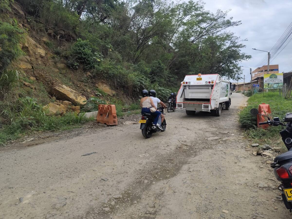 La comunidad se opone a permitir el uso del corredor vial sin terminar como vía alterna cuando inicien los trabajos en el puente Rojas Pinilla.