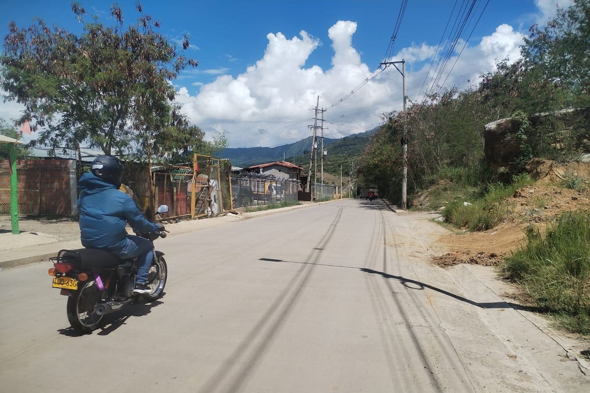 La comunidad se opone a permitir el uso del corredor vial sin terminar como vía alterna cuando inicien los trabajos en el puente Rojas Pinilla.